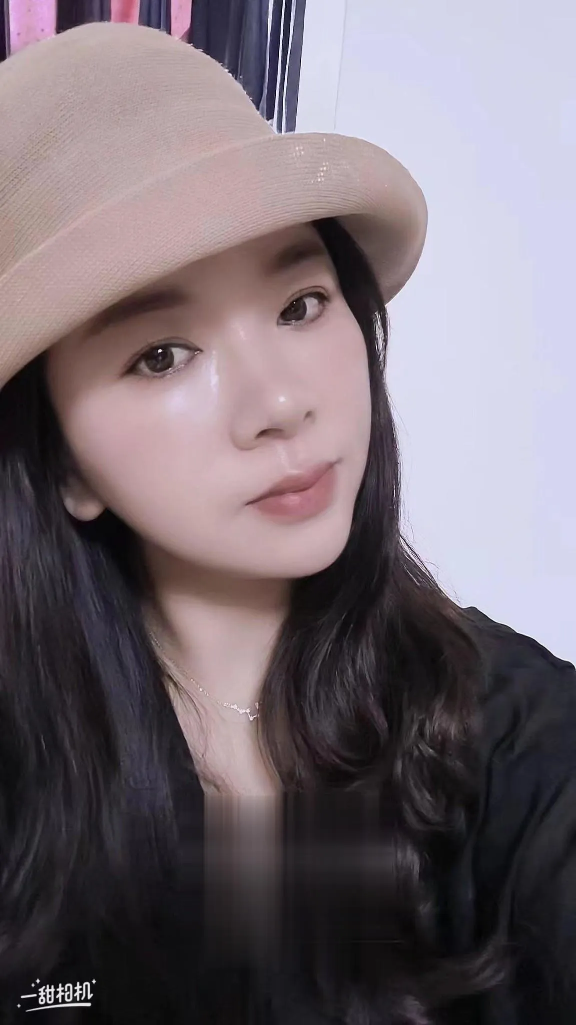 武汉温柔美女笑笑